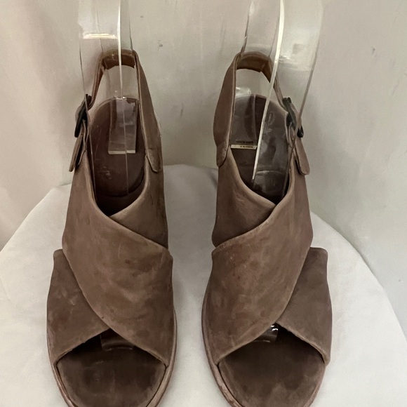 P. Monjo Heeled Leather Sandal - Picture 4 of 8